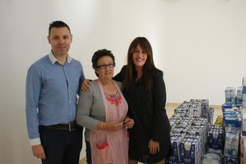 El Hipermercado E.Leclerc Fuenlabrada ha donado 400 litros de leche al comedor social
