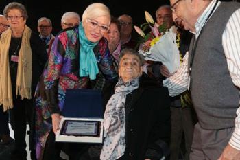 Nuestra ciudad reúne a 2.500 vecinos en una gran fiesta con baile y actuaciones