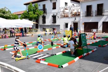 Señales de tráfico, semáforos y triciclos, entre otras actividades para promover la educación vial en el municipio