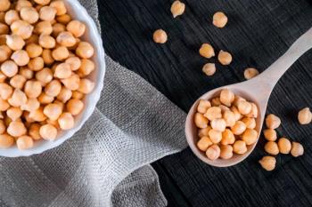 Garbanzos pedrosillano y verduras, base del menú de los más pequeños