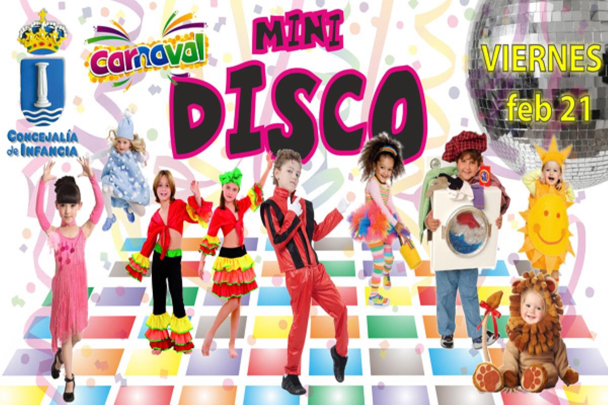 Este viernes, se celebra un concurso de disfraces con mini-disco para menores de 9 años