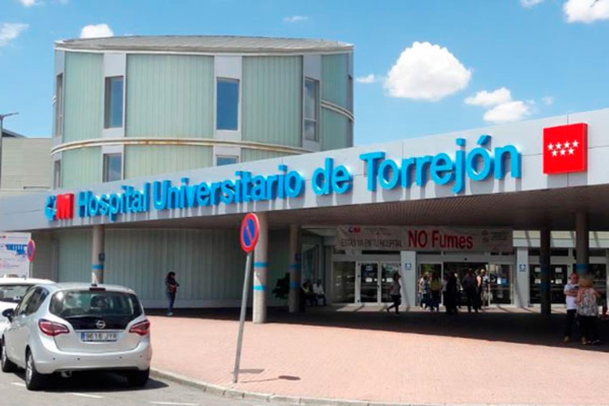 Ribera Salud y el centro hospitalario acuerdan mejorar la jornada laboral de casi 1.000 trabajadores
