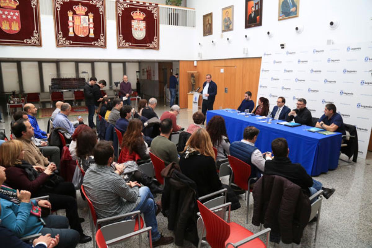 El acto ha sido presidido por el alcalde Santiago Llorente y los representantes de los sindicatos