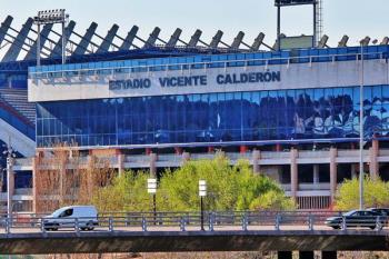 Lee toda la noticia 'Los vecinos de Arganzuela temen por la demolición del Vicente Calderón'