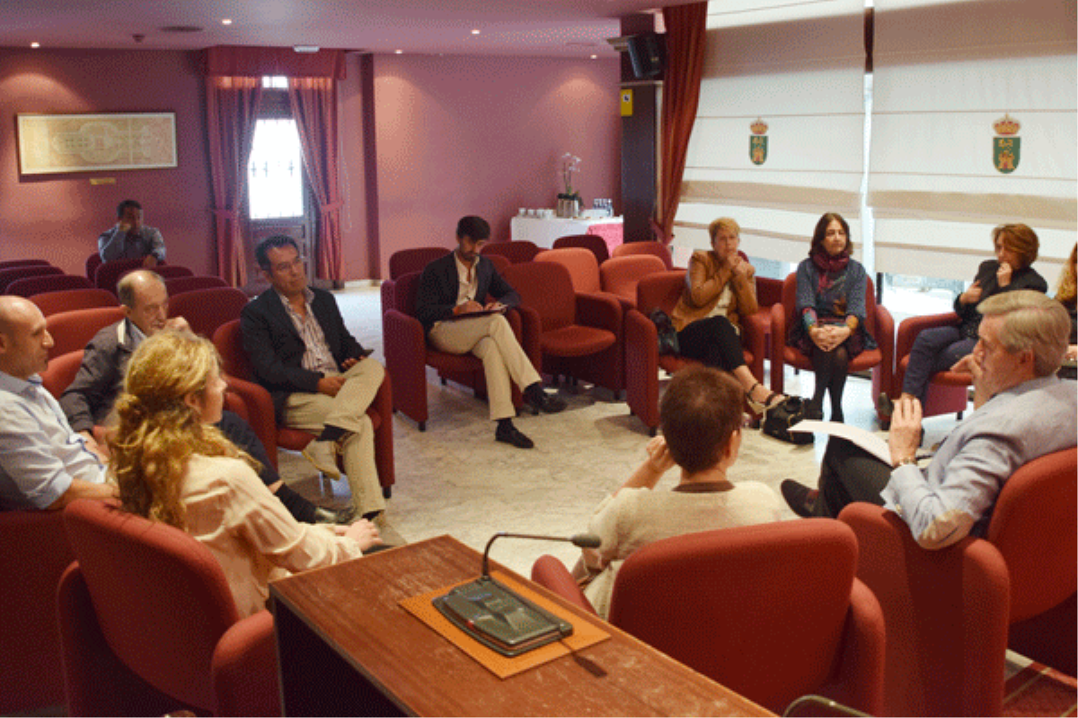 Los temas principales que han tratado han sido limpieza, transportes, ruidos, el hospital oncológico, aparcamientos o el mantenimiento de viales