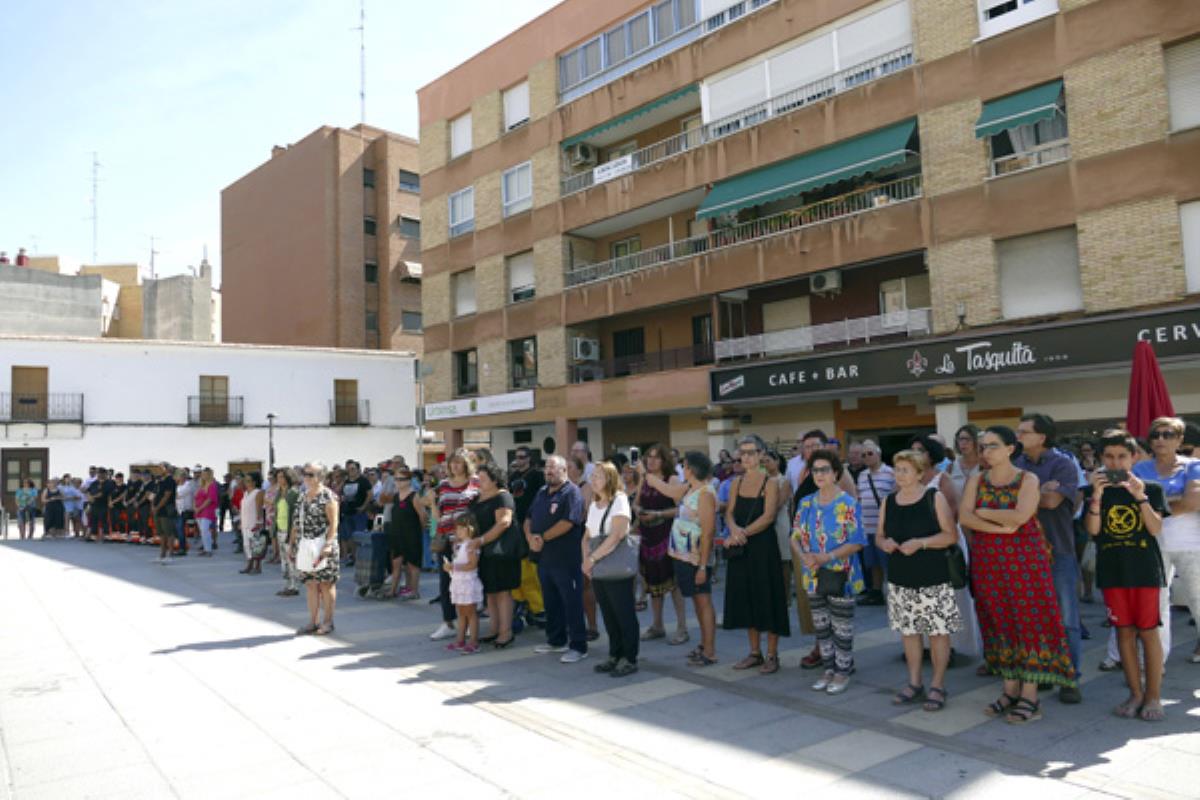 Las banderas de la Casa Consistorial y de todos los edificios municipales se encuentran a media asta y permanecerán así hasta las 24 horas del 20 de agosto