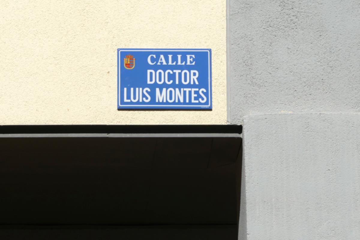 La calle Río Júcar ha pasado a llamarse calle doctor Luis Montes 