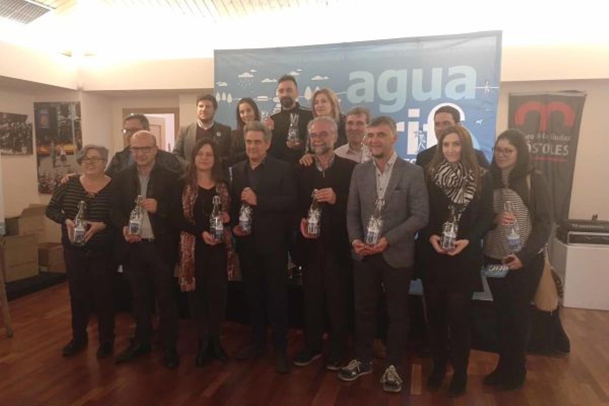 El martes se presentó esta campaña que pretende fomentar el consumo del agua del grifo