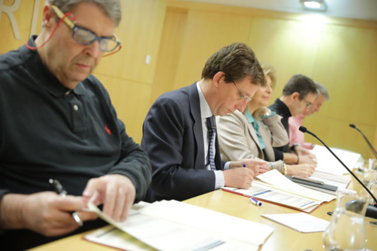 El ayuntamiento ha firmado un acuerdo con los sindicatos para impulsar 1.687 plazas de 2019, junto a las 2.314 pendientes de 2017 y 2018
