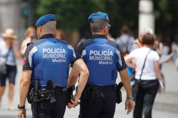 El material constará de cazadoras, impermeables, ropa térmica, polos y calzado