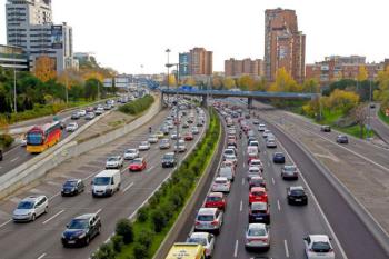 Lee toda la noticia 'Madrid planta cara a los vehículos contaminantes'