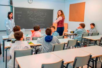 Con una inversión de 700.000 euros, el equipo de Gobierno quiere apoyar la educación
