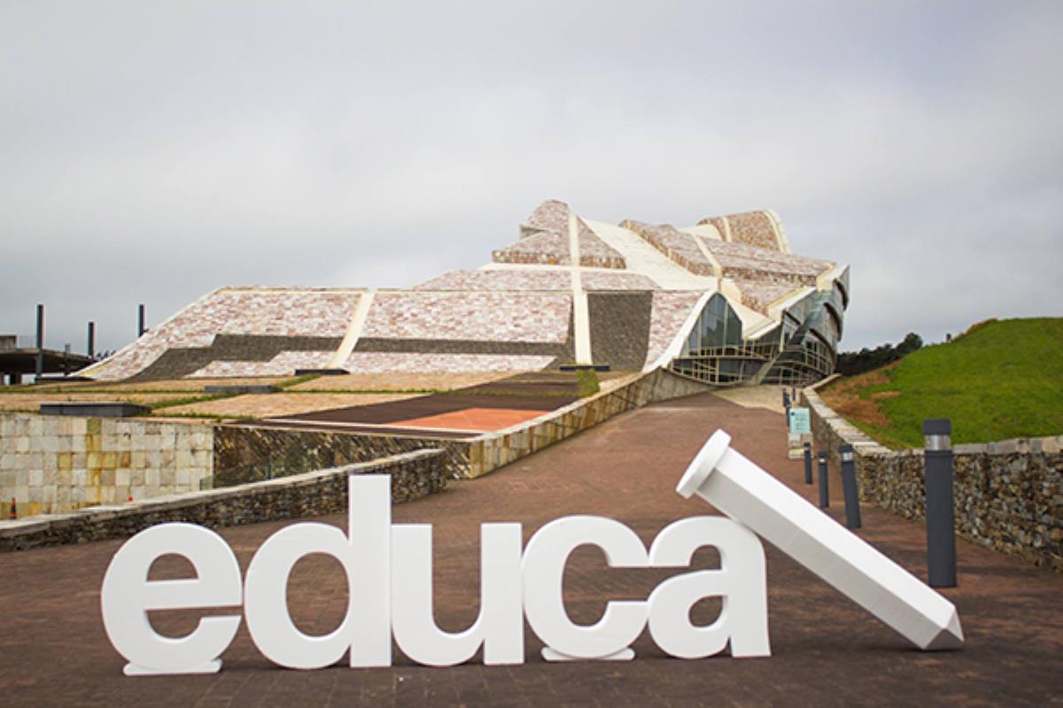 Los Premios Educa Abanca vuelven a colocar al alcalaíno como el mejor profesor de Madrid