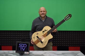 La marca MR Guitarras continúa con la construcción artesanal y busca su espacio en la creación de ukeleles en Fiji