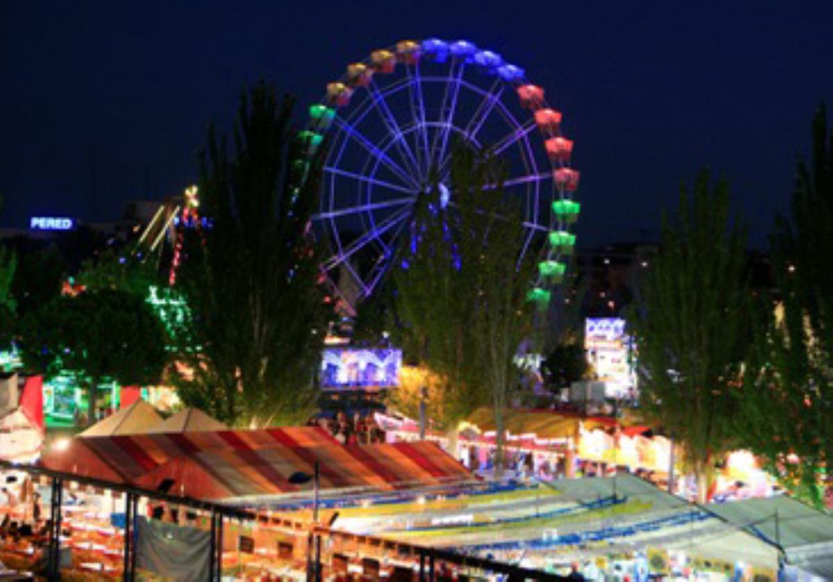 El área de Sostenibilidad da recomendaciones a casetas y establecimientos para reducir el uso de plásticos