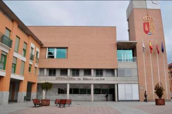 Lee toda la noticia '¿Moción de censura en Arroyomolinos?'