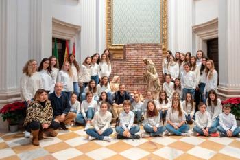El grupo ha grabado la canción en el Palacio con los alumnos de la Escuela Municipal de Música