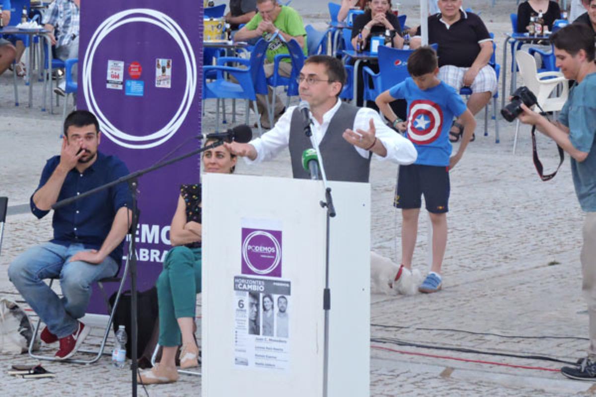 Cientos de vecinos se acercaron al Tomás y Valiente para escucharles