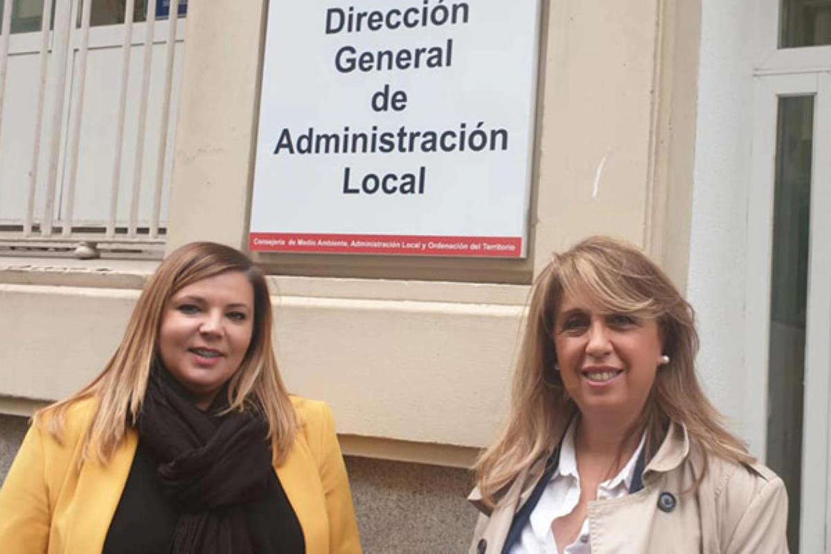 La alcaldesa debate sobre las obras de asfaltado en una reunión con Nadia Álvarez Padilla