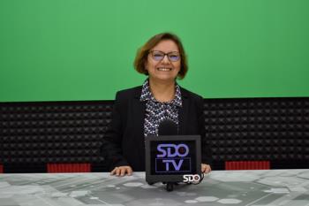 La odontóloga Janet Doria-Medina, directora de la homónima clínica desde hace más de 20 años en Móstoles, visita los estudios de SDO tras haber donado un equipo dental completo a Etiopía