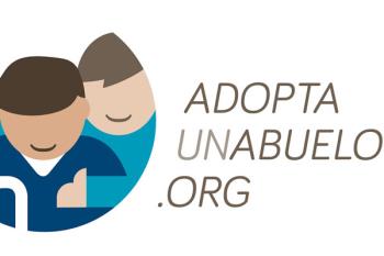 Finaliza el curso 2017-2018 de la iniciativa Adopta Un Abuelo con una emotiva entrega de diplomas