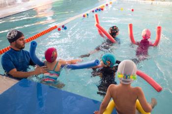 Los niños podrán disfrutar de actividades acuáticas, coreografías y psicomotricidad, entre otras 
