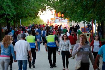 En total, 150 agentes de Policía Local y 200 voluntarios de Protección Civil velarán por nuestra seguridad en el recinto ferial, entre el 10 y 15 de mayo
