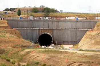 OHL, la empresa concesionaria, ha comenzado a retirar la tuneladora de la obra del cercanías, años paralizada
