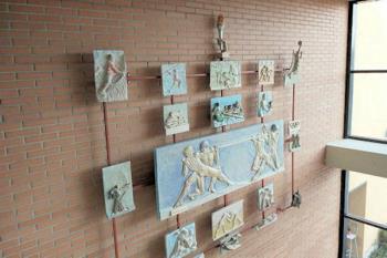 La obra ‘Fuerza’ se expone de manera permanente en el Polideportivo Dehesa Boyal