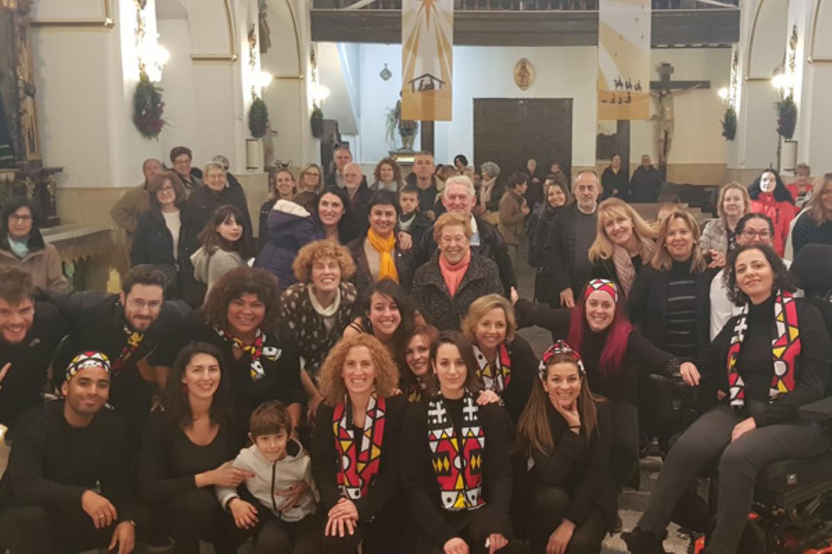 El coro góspel llena de musicalidad la Iglesia San Millán