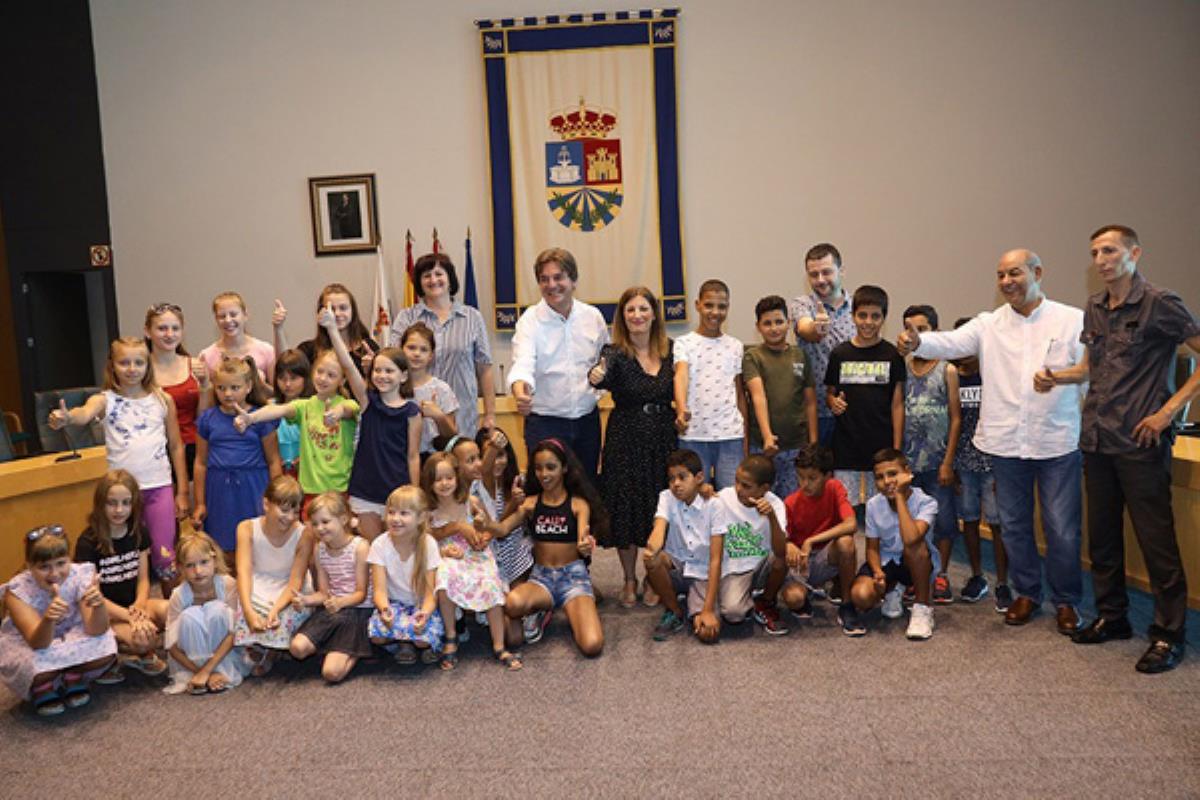 Los jóvenes pasarán el verano con familias de acogida de nuestra ciudad