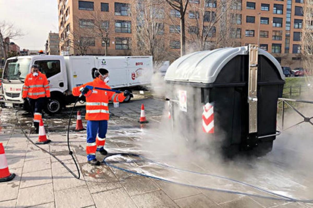 El ayuntamiento incorpora nuevos camiones y equipos anti pintadas