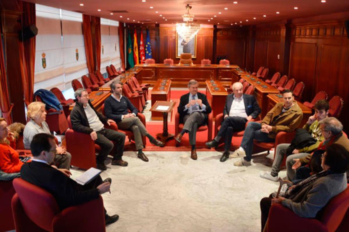 El pasado martes, nuevo grupo de vecinos se reunieron con el alcalde