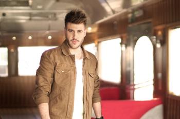 Antonio José, artista revelación de los últimos tiempos, habla con SoyDe antes de su paso por sus próximos conciertos en Madrid: Teatro Egaleo (Leganés) el 28 de julio y 