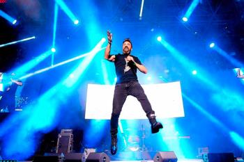 También lo hará el joven cantautor Rodrigo Muñoz