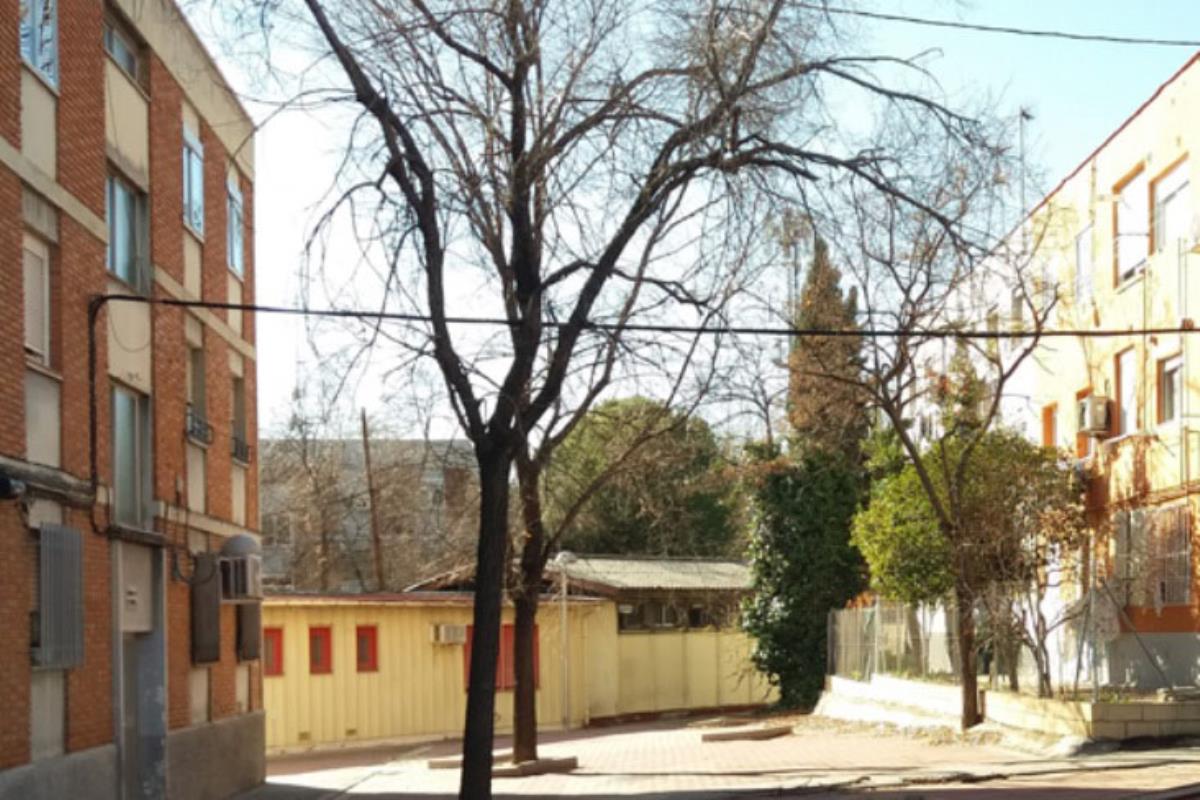 Carmena ha visitado a los vecinos y vecinas para conocer de cerca sus problemas