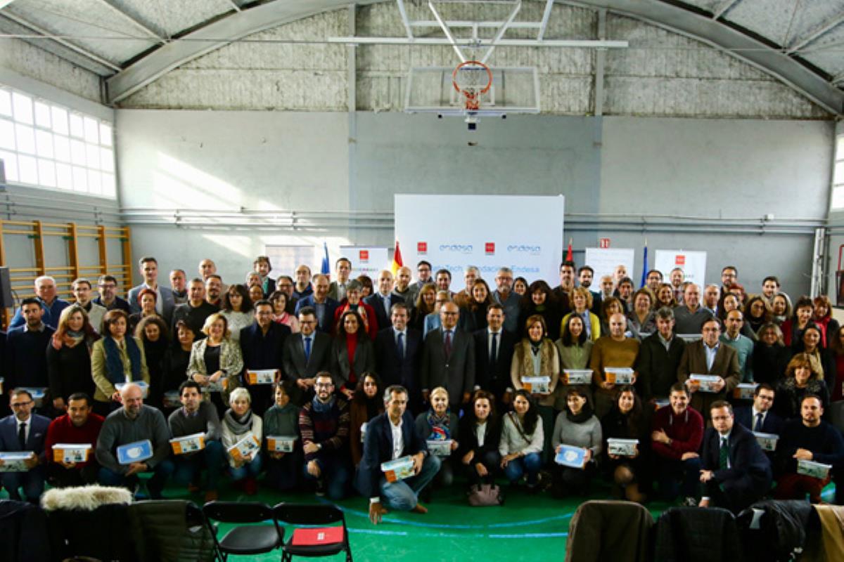 Ocho centros de nuestro municipio reciben material tecnológico para desarrollar proyectos de innovación 