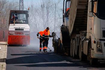 Las obras de asfaltado afectarán a los tres distritos de la localidad durante la temporada estival