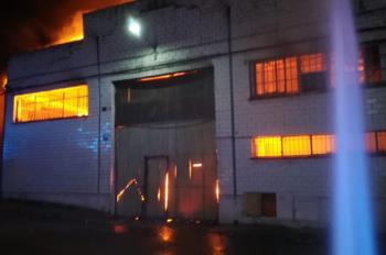 Una fábrica de tratamiento de madera próxima al Fermín Cacho ardió el 24 de julio