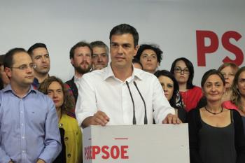 El sector más crítico gana la batalla a Sánchez y a sus defensores por los malos resultados electorales y la irrupción de Podemos