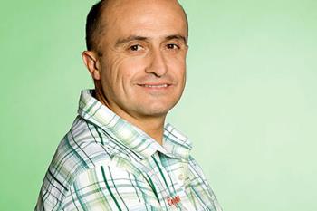 Junto al finalista de 