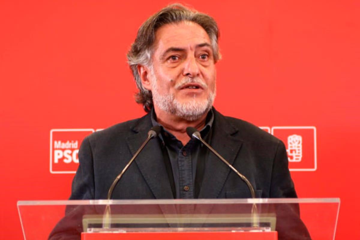 El candidato socialista a la alcaldía defiende que el ayuntamiento recupere su puesto como accionista de Metro