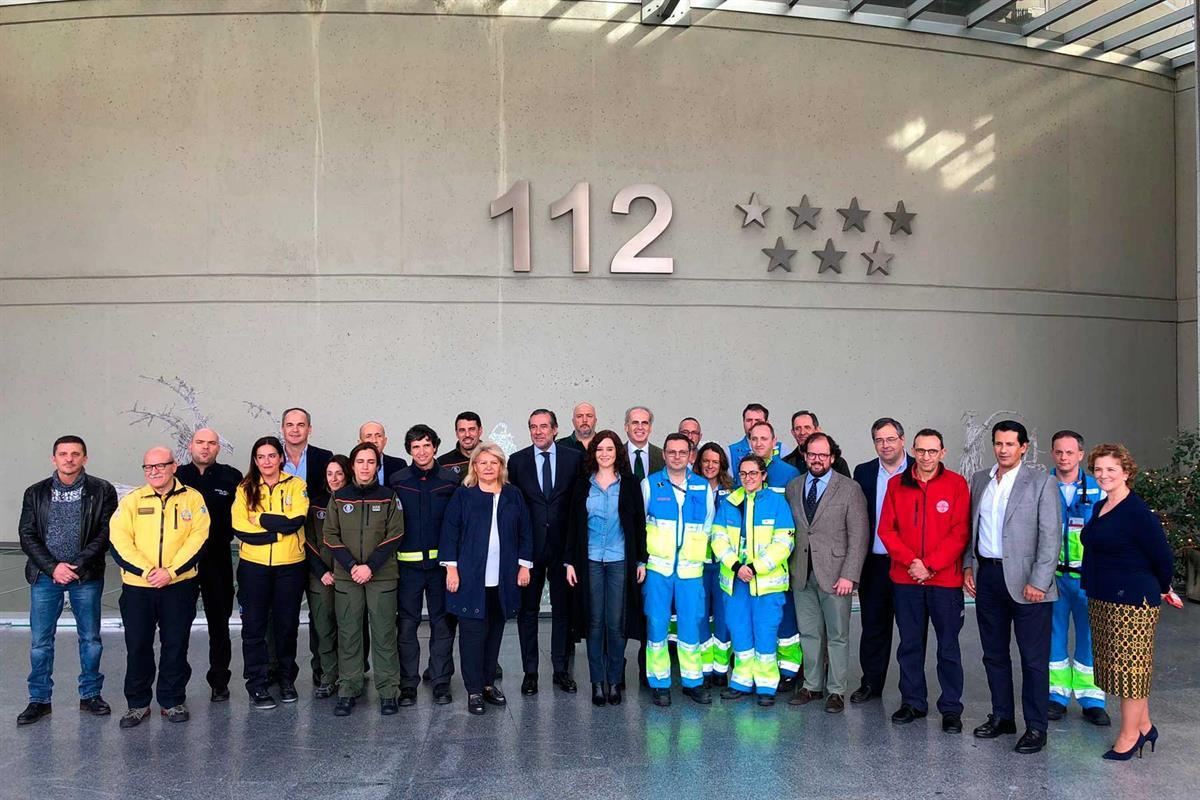 Durante la jornada del 24 al 25 de diciembre, con el objetivo de "felicitar las fiestas a los trabajadores"