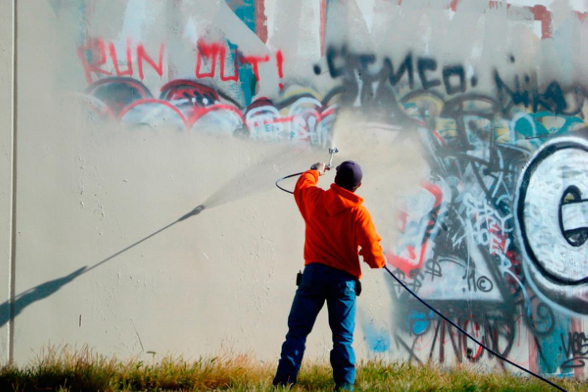Nuestra ciudad ha eliminado más de 10.500 metros cuadrados de pintas en el último año