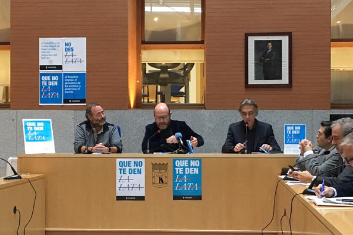 La iniciativa pretende concienciar a la población y establecer sanciones para los vendedores y compradores 
