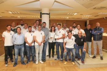 Jugadores y cuerpo técnico recibieron un homenaje en el Ayuntamiento 