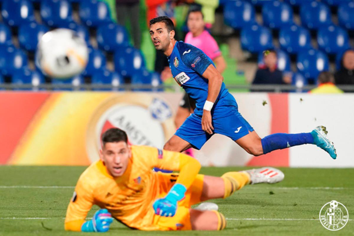 El Getafe cae 0-1 en casa, con un gol provocado por un resbalón inoportuno de Djene
