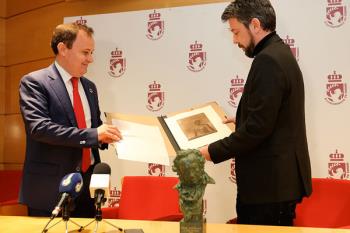 Díaz, ganador de un premio Goya a la Mejor Peluquería por su trabajo en la película Mientras dure la guerra