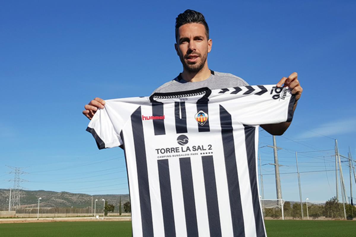 El mediapunta ha firmado por lo que queda de temporada y una más con el C.D. Castellón