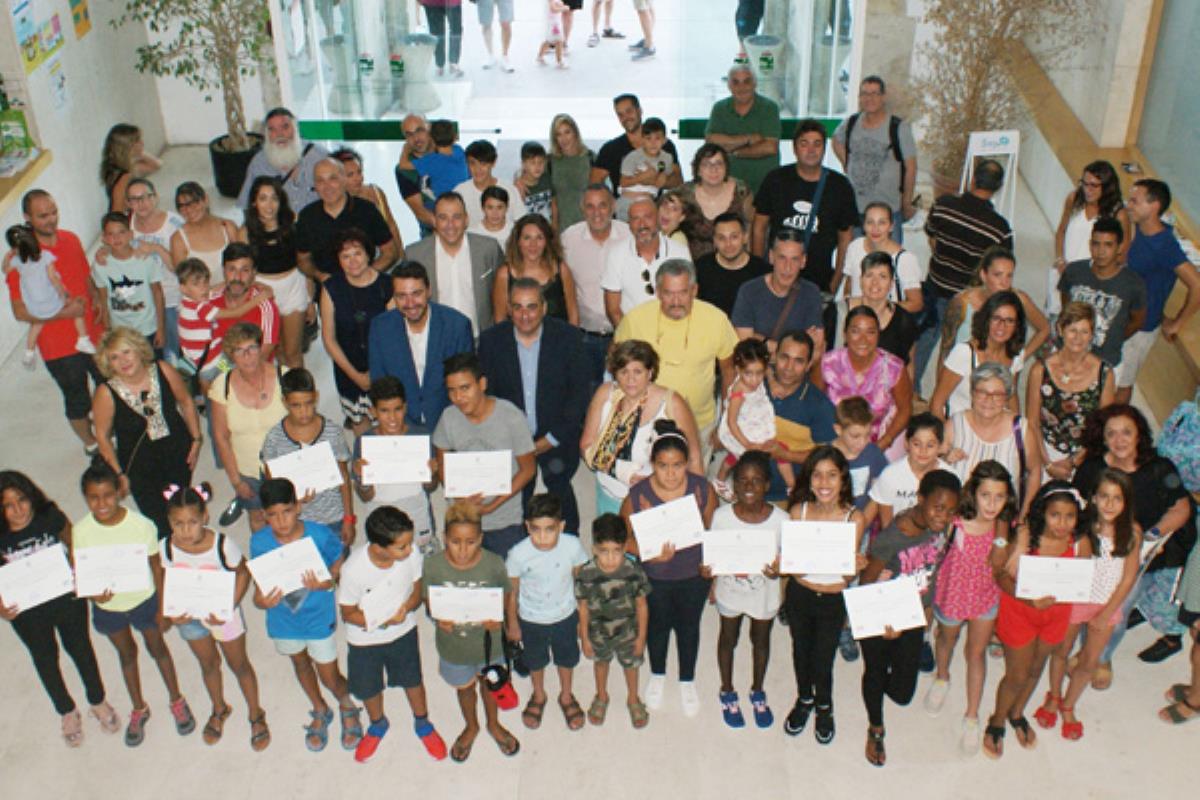 Los niños y niñas tuvieron una fiesta de despedida con merienda y espectáculo